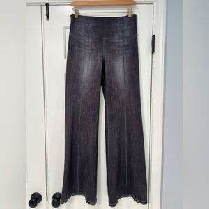 Lucy flare/wide leg pant size small